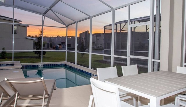 Fabulous 5 Bedrooms Close to Disney at Champions Gate Resort 8988