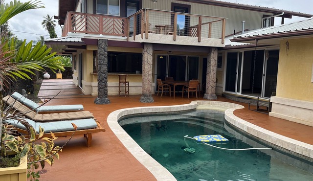Family luxury villa w/Pool Hilo — 5 min from the beach!