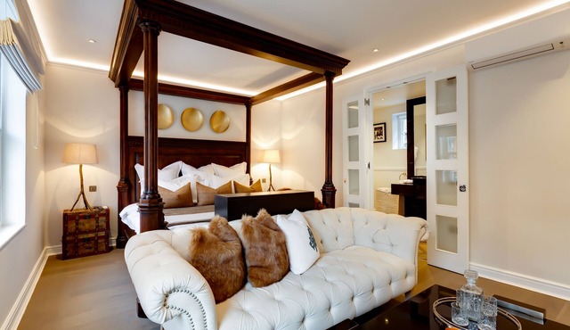 Fantastic wide home in the heart of Chelsea