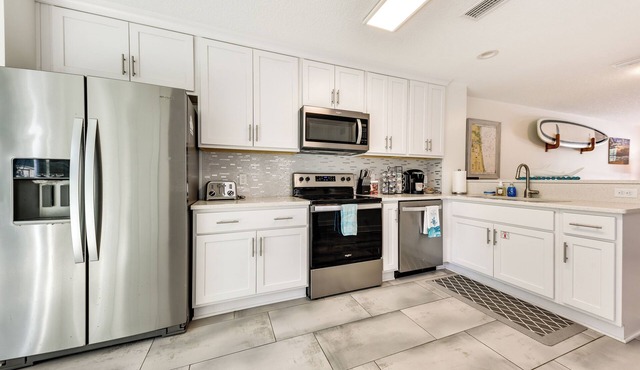 Fernandina Beach Paradise: Steps to Shore!