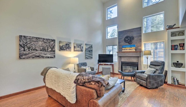 Flagstaff Retreat with Patio and Grill about 1 Mi to NAU!