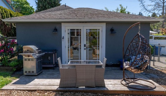 Garden Cottage and Bunkie at Horner Park