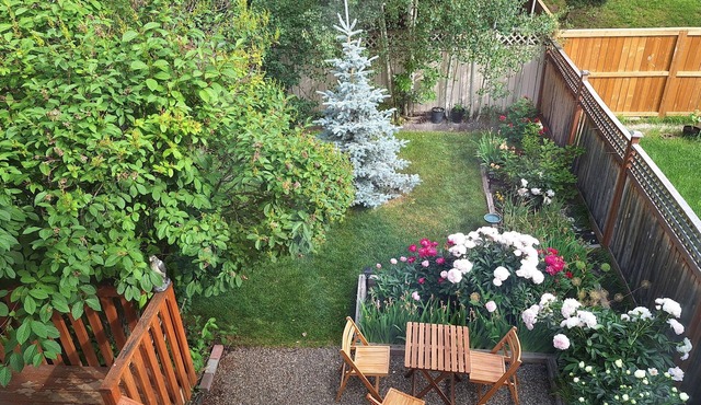 Garden view room with private bathroom