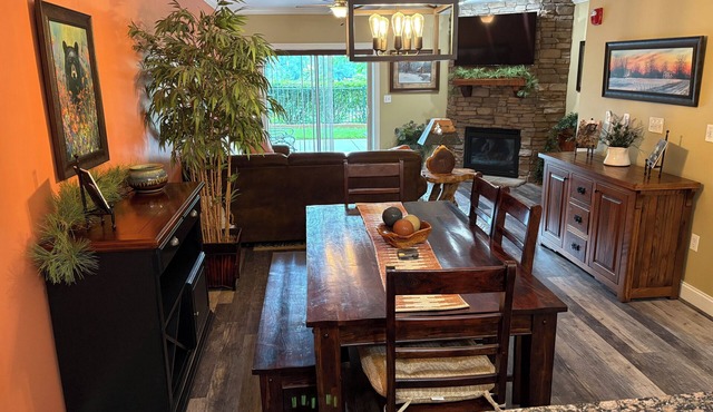 Gatlinburg's Finest Downtown Condo, Great Mtn Views