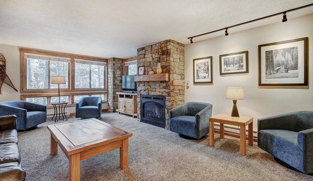 Go in, go to the city and the gondola! Perfect location!