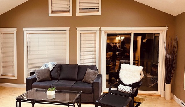 Gordon Head Getaway nn (A blocked out Sunday is possible upon request)