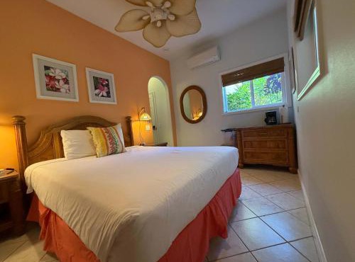 Half Off Bed & Breakfast Steps from the Beach with AC
