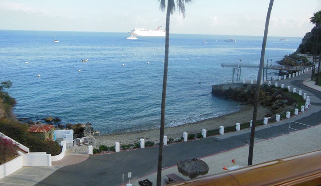 HAMCOVE BestBldg Best View/OCEANFRONT/GOLFCART/SMART TV A/C,25 yards to ocean!