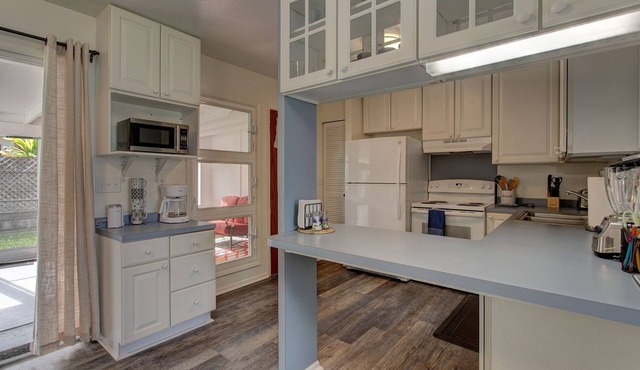 Hilo Hale Kaumana 3 Bedroom Home by RedAwning