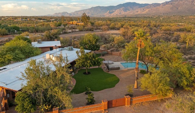 Historic Estate | Mnt Views | Pool | W/Guest House