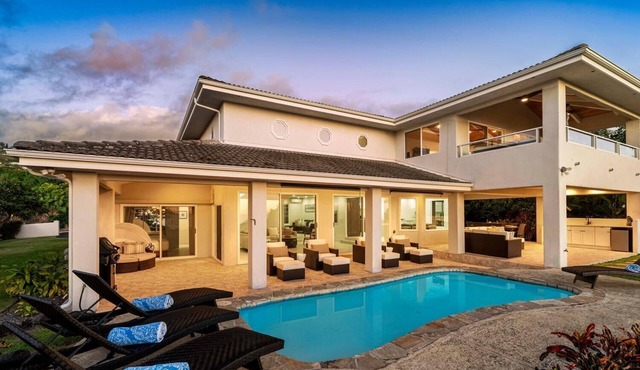 Ho'okipa Hale in Kona: Wade Pool, Pacific Views & Stunning Sunsets