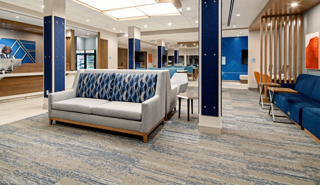 Holiday Inn Express & Suites Palm Desert - Millennium by IHG