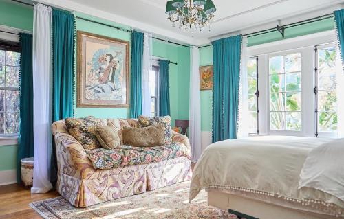 Hollywood Deluxe Homestay