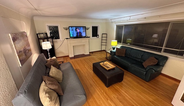 Home rental close to DT and Uvic