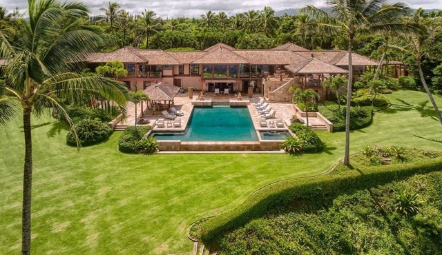 Impeccable estate on 15 acres with private pool, jacuzzi, private beach, gym and much more!