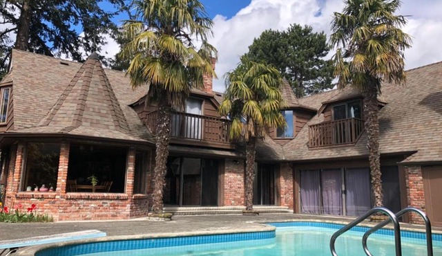 Jason House - Immaculate Suites in a Quiet Seaside Neighbourhood near UVIC