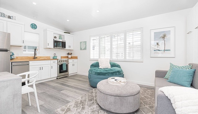 JUST LISTED | 30+ Night | Stylish Studio w/Sun Deck | Private Yet Central to the Newport Favorites!