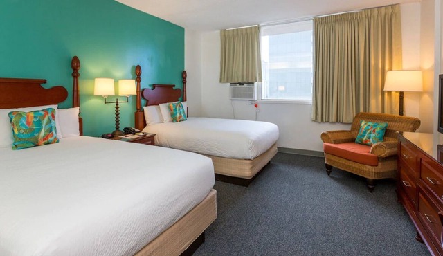 Just What You Were Looking For! 4 Convenient Units, Pool, Pets Allowed