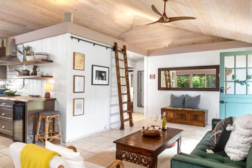 KBM Resorts FREE CAR International Colony Club 2-Bedroom Cottage True Essence of Hawaii ICC-11