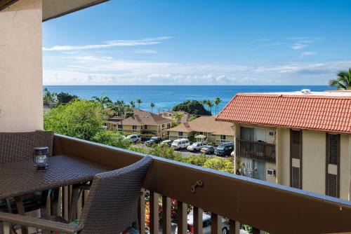 Kona Mansions 225 Top Floor 2 story Ocean views!
