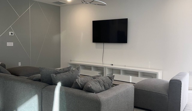 KoshVilla 8-Bedroom Luxury Retreat Near Disney