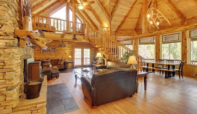 Lakeside Cabin on 2 Acres w/Fire Pit + Hot Tub!