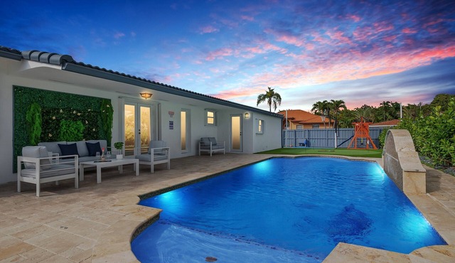 Le Femme Paradise/5 Bedroooms/Heated Pool/Playground/Mini Golf/Baby Items