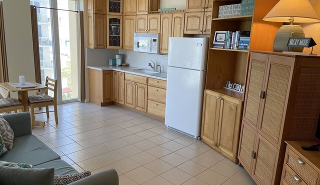 Link to the Beach-Gulf Front Studio in Caribbean Resort With Pool