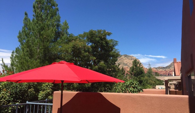 Little taste of Heaven, 5 min walk to pool/hot tub, close to hikes & restaurants