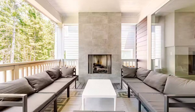 Live Luxe - 4K SQFT by Famous Golf Course