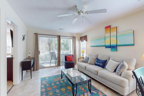 Longs Cozy Haven Stylish, Accessible Retreat