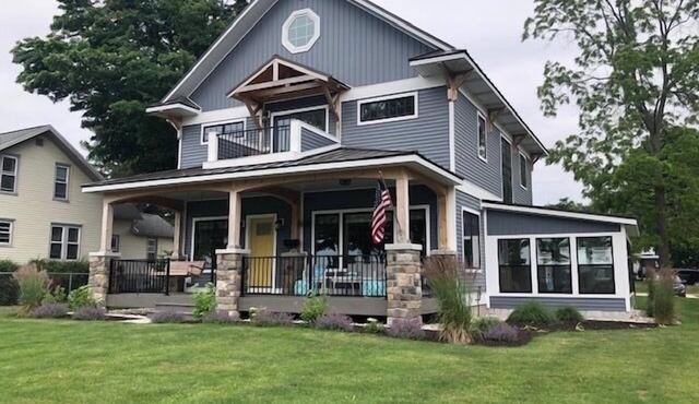 Luxurious 4 Bedroom, 3 Bath home, Steps from Stearns Park and Lake MI!