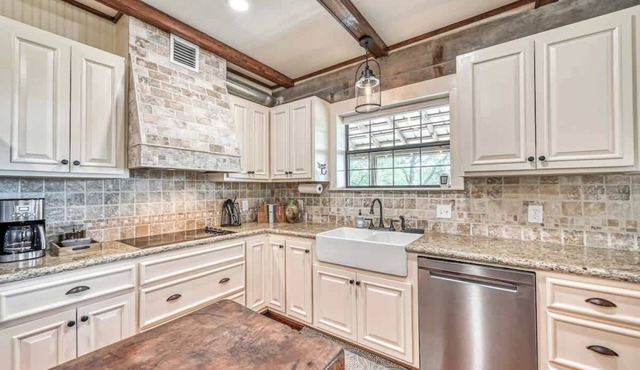 Luxury 23-acre Ranch With Hottub Near Alamosprings