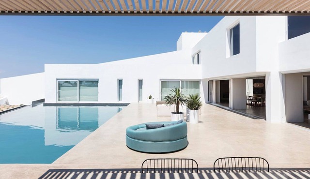 Luxury Santorini Villa | Villa Echo | 6 Bedrooms | Two Private Pools & Amazing