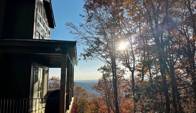 Luxury Tower Cabin/Near Wineries/Hiking/Amazing Long-Range Views