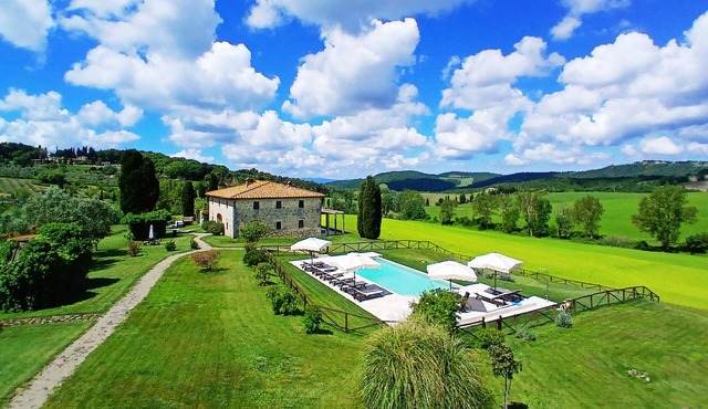 Luxury Villa + A/C Dépendance, Whirlpool, infinity Pool, Chef, Pizza, massage