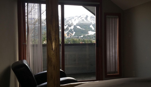 Magnificent Large 4.5 Bedroom Chalet with Spectacular Views SLEEPS 12