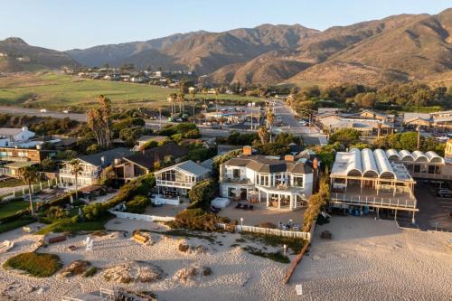 Malibu Dunes by Fieldtrip Expansive Hamptons-Style Estate w Private Beach Backyard