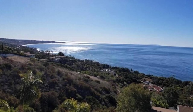 Malibu Everafter 2 Adjoining units sleeps 8