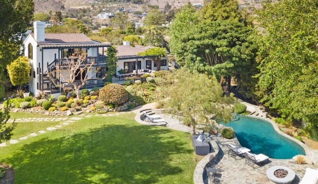 Malibu Park by Stay Awhile Villas