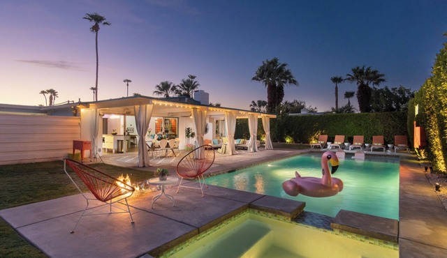 Mid-Century Gem w/Salt-Water Pool, Spa,Cabana,yard, blt in bbq,& 300+5 star revs
