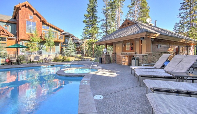 Mountain Thunder Lodge 1213 1 Bedroom Condo by RedAwning