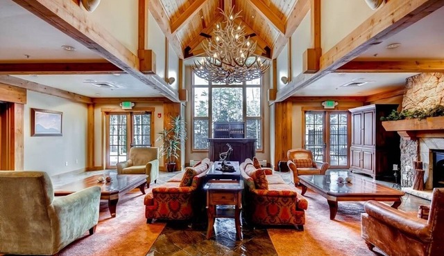 Mountain Thunder Lodge 5104 Condo by RedAwning