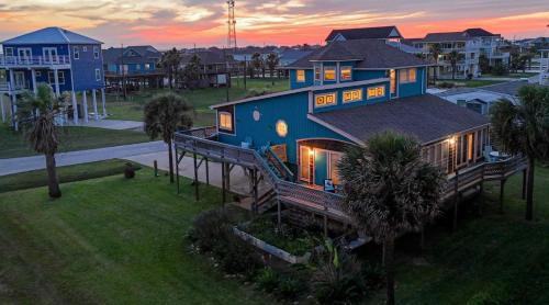 Near the Beach and Accommodates 13 Comfortably