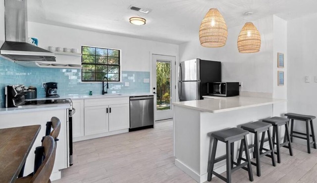 NEW 2 Blocks to Beach, Casablanca