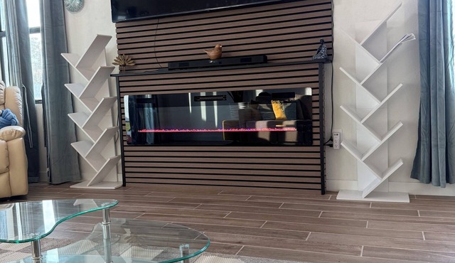 New construction 4-bedroom house in marvelous Homestead with AC, game room, WiFi