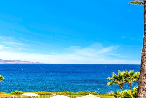 NEW KBM Resorts FREE CAR Kapalua Bay Villas Ocean View 1-Bedroom condo steps to beach with spacious lanai KBV-24G3