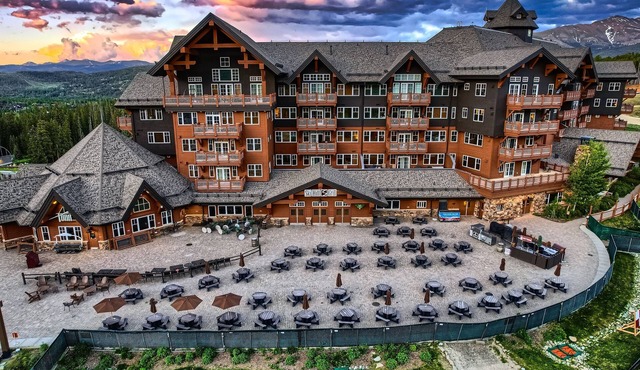 New Listing! One Ski Hill Escape 3 Bedroom Condo by RedAwning