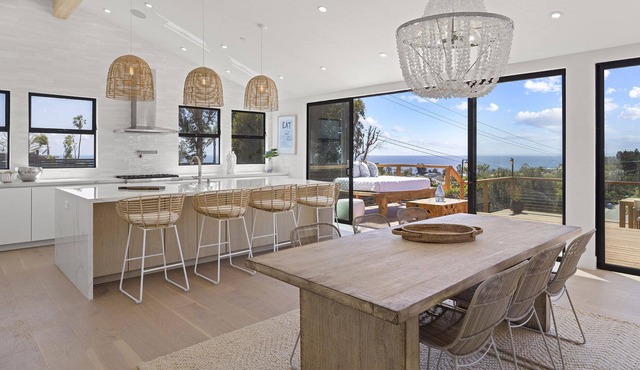 New Modern & Spacious Malibu Home w/Ocean Views, Large Decks, Spa