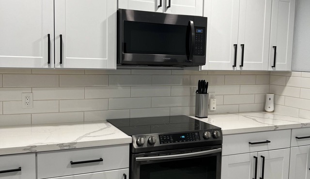 NEW! Private Modern Home Near Sky Harbor Airport! AFFORDABLE!